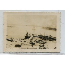 ANTARTIDA ARGENTINA 1945 FOTOGRAFIA DEL EMBARCADERO DE LA COMPAÑÍA ARGENTINA DE PESCA EN BAHIA DE LAS OLLAS SOUTH GEORGIAS, DE FECHA TENTATIVA RARA