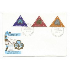 BOY SCOUT GIBRALTAR 1975 SERIE COMPLETA DE ESTAMPILLAS TRIANGULARES SCOUTS EN SOBRE PRIMER DIA