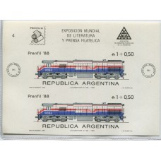 ARGENTINA 1988 GJ 2403 FERROCARRILES TRENES PAREJA DE ESTAMPILLAS MINT CON VARIEDAD SIN DENTAR, NO CATALOGADA