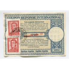 ARGENTINA 1967 CUPON DE RESPUESTA INTERNACIONAL ENTERO POSTAL DE $ 1 DE FACIAL RESELLADO $ 12 + SELLOS DE SAN MARTIN DE $ 8 y $ 10